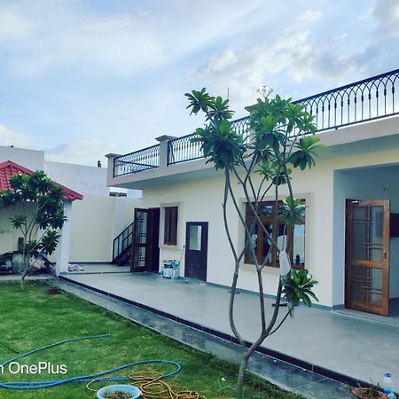 Osho Lifestyle Villa Lakhnau Kültér fotó