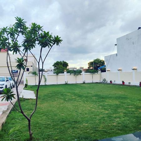 Osho Lifestyle Villa Lakhnau Kültér fotó