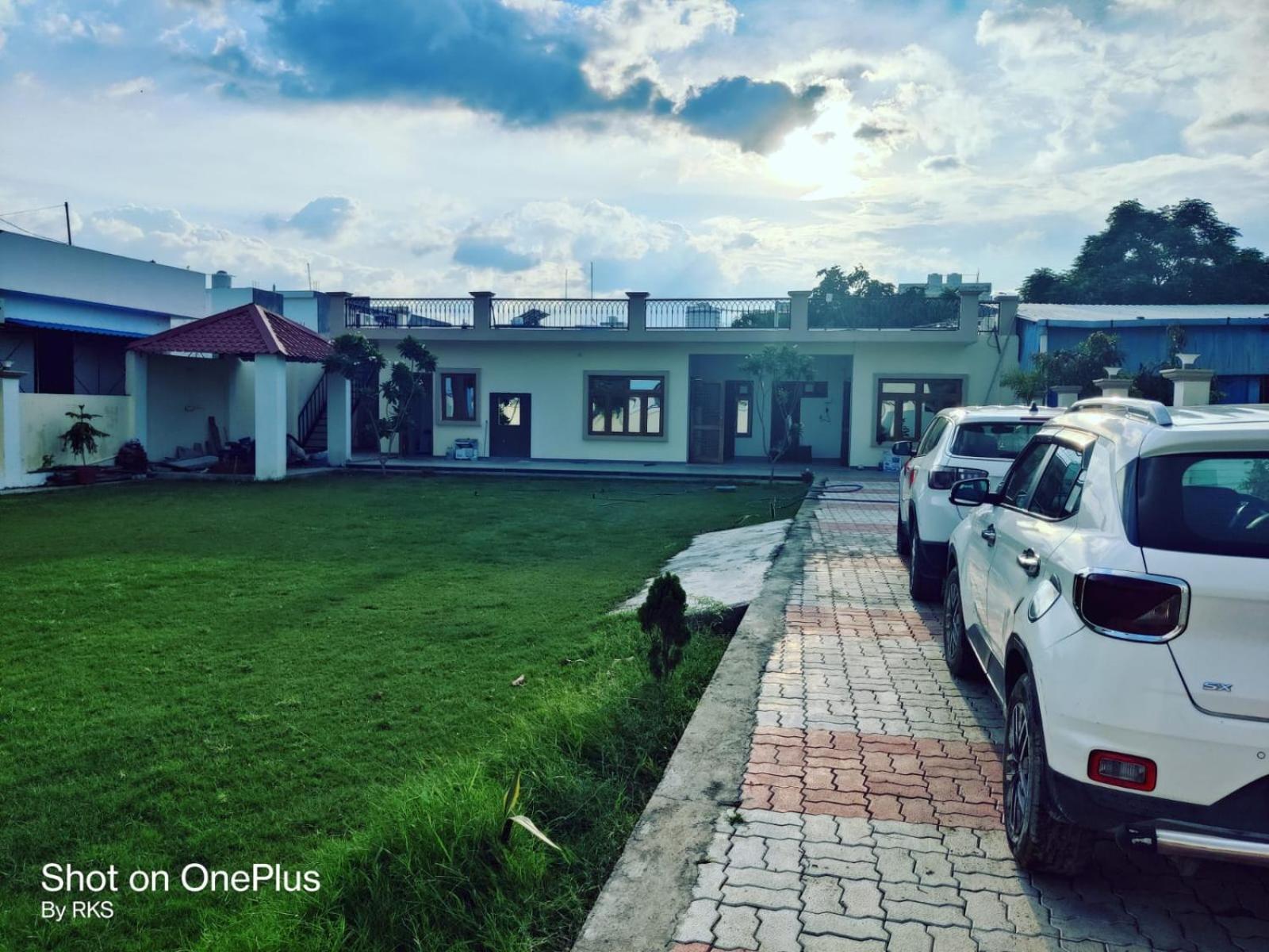 Osho Lifestyle Villa Lakhnau Kültér fotó