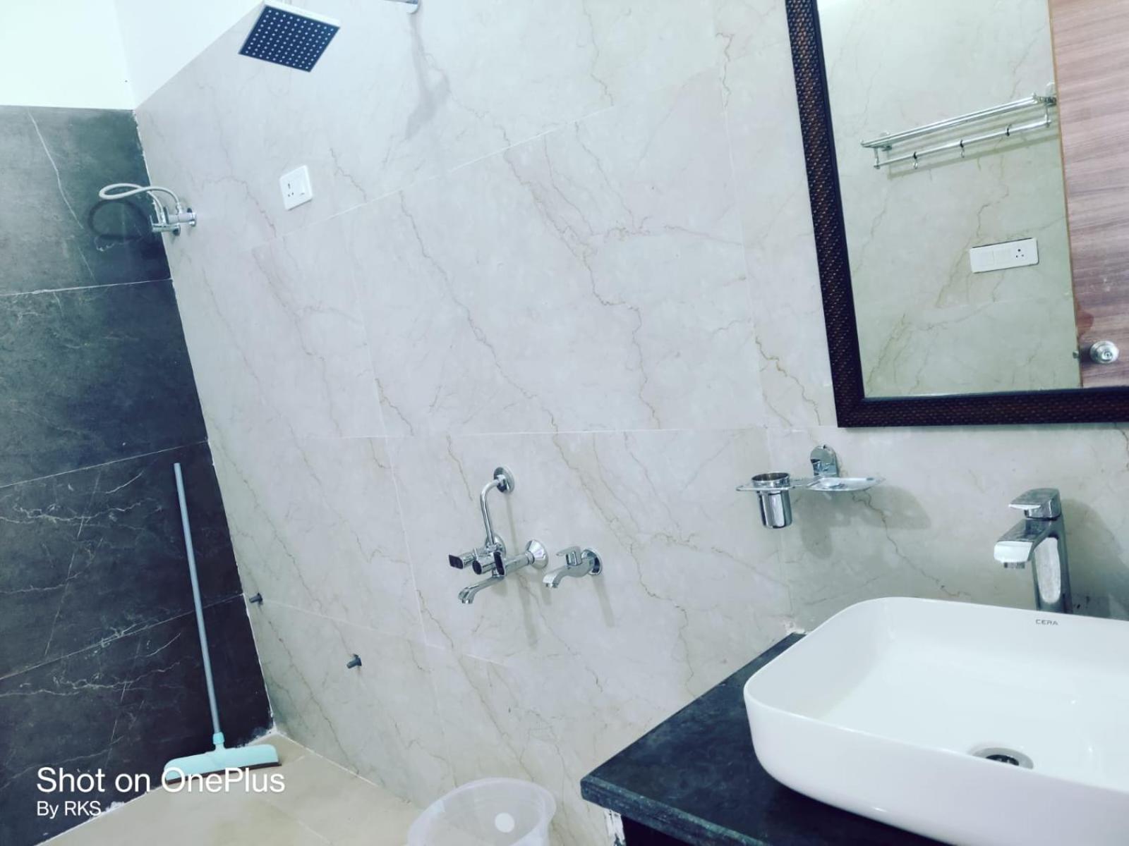 Osho Lifestyle Villa Lakhnau Kültér fotó