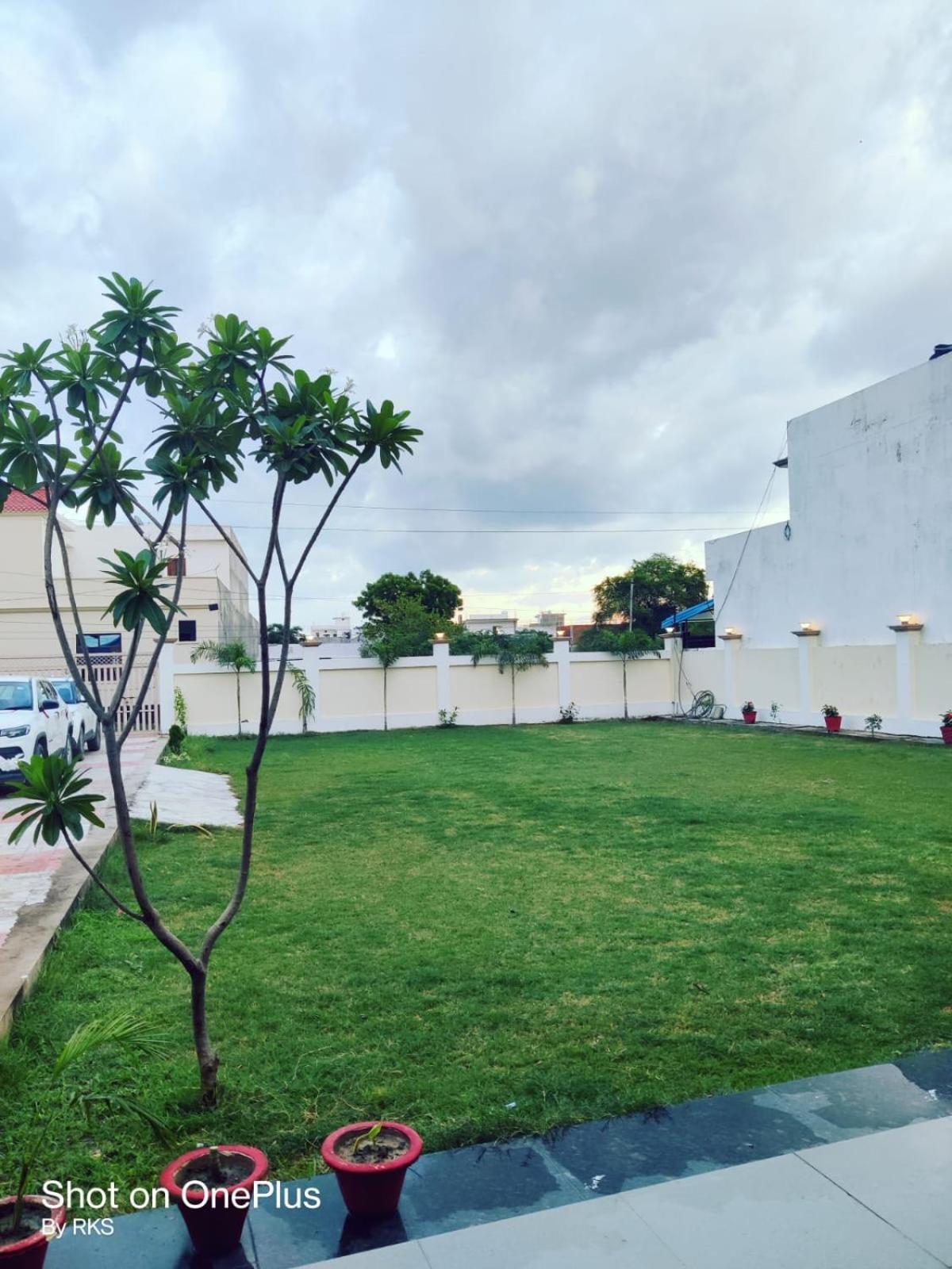 Osho Lifestyle Villa Lakhnau Kültér fotó